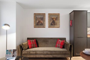 Smart TV - City Point Aberdeen by Guestz (Aberdeen)