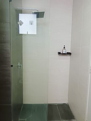 Hair dryer, bidet, towels, soap - Pool View 2 Bedroom Troika Kota Bharu (Kota Bharu)