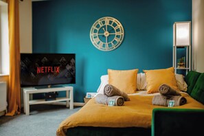 2 Schlafzimmer, Schreibtisch, Bügeleisen/Bügelbrett, kostenloses WLAN