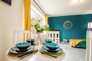 Interior - Central Blue Haven Retreat | Free Parking | 8PPL (Sheffield)