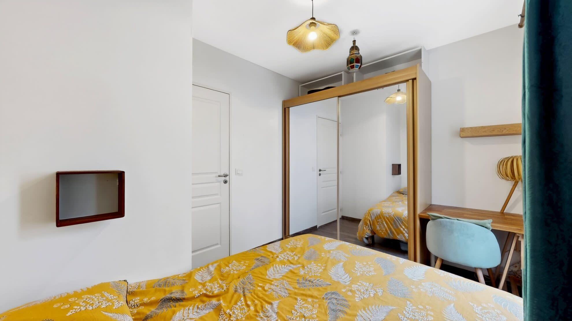 2 chambres, fer et planche à repasser, Wi-Fi, draps fournis