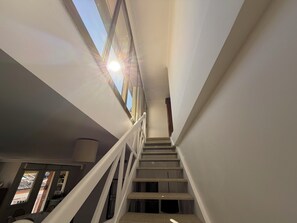 Interior - Large 105m² Apt with Terrace & Parking (Toulouse)