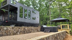 Property grounds - The Dogwood. 180 degree views of the Smoky Mtns (Tallassee)