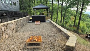 Terrace/patio - The Dogwood. 180 degree views of the Smoky Mtns (Tallassee)