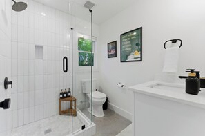 Bathroom - Private 2BR Brand New House w/Parking (Atlanta)