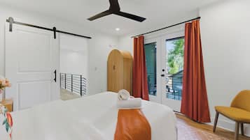 2 bedrooms, iron/ironing board, travel crib, WiFi (free)