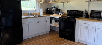 Charming Wanchese Retreat-Cozy 2BR Near OBX Beaches and Fishing