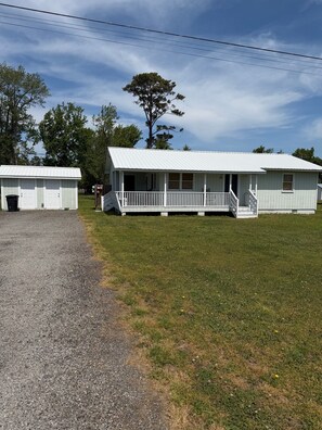 Exterior - Charming Wanchese Retreat-Cozy 2BR Near OBX Beaches and Fishing (Wanchese)
