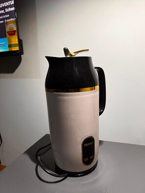 Kaffee und/oder Kaffeemaschine