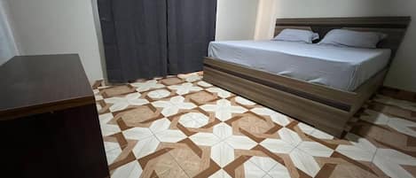 1 bedroom, iron/ironing board, WiFi (free), bed sheets