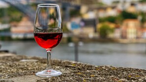 Food and drink - Oporto Tiles Mezzanine by Hopstays | Marquês (Porto)
