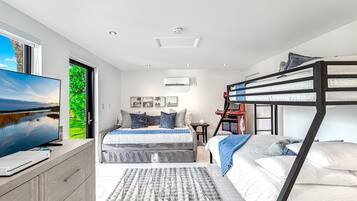 3 chambres, coffre-fort, bureau, fer et planche à repasser