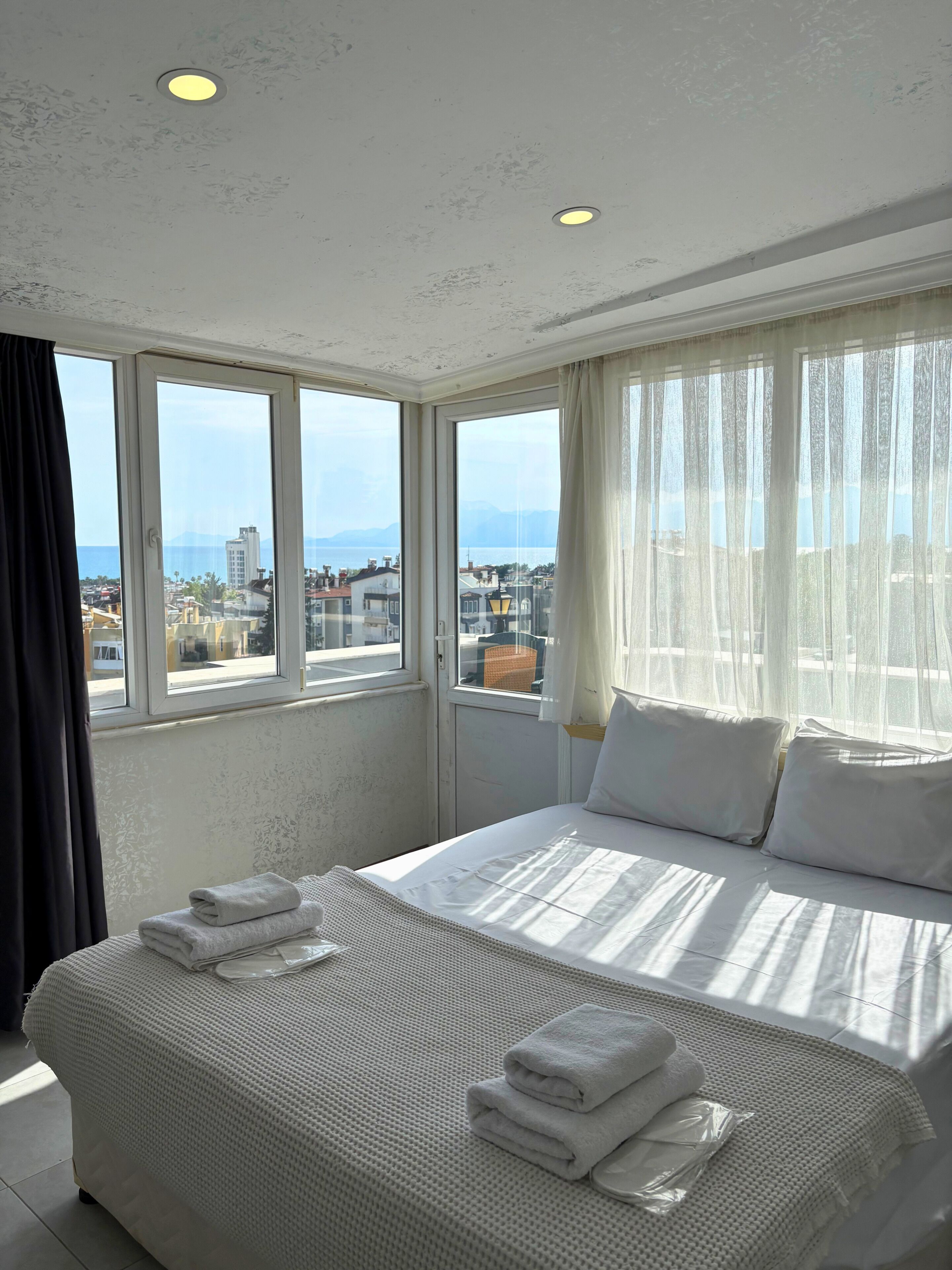 Quarto luxo, sacada, vista para o mar