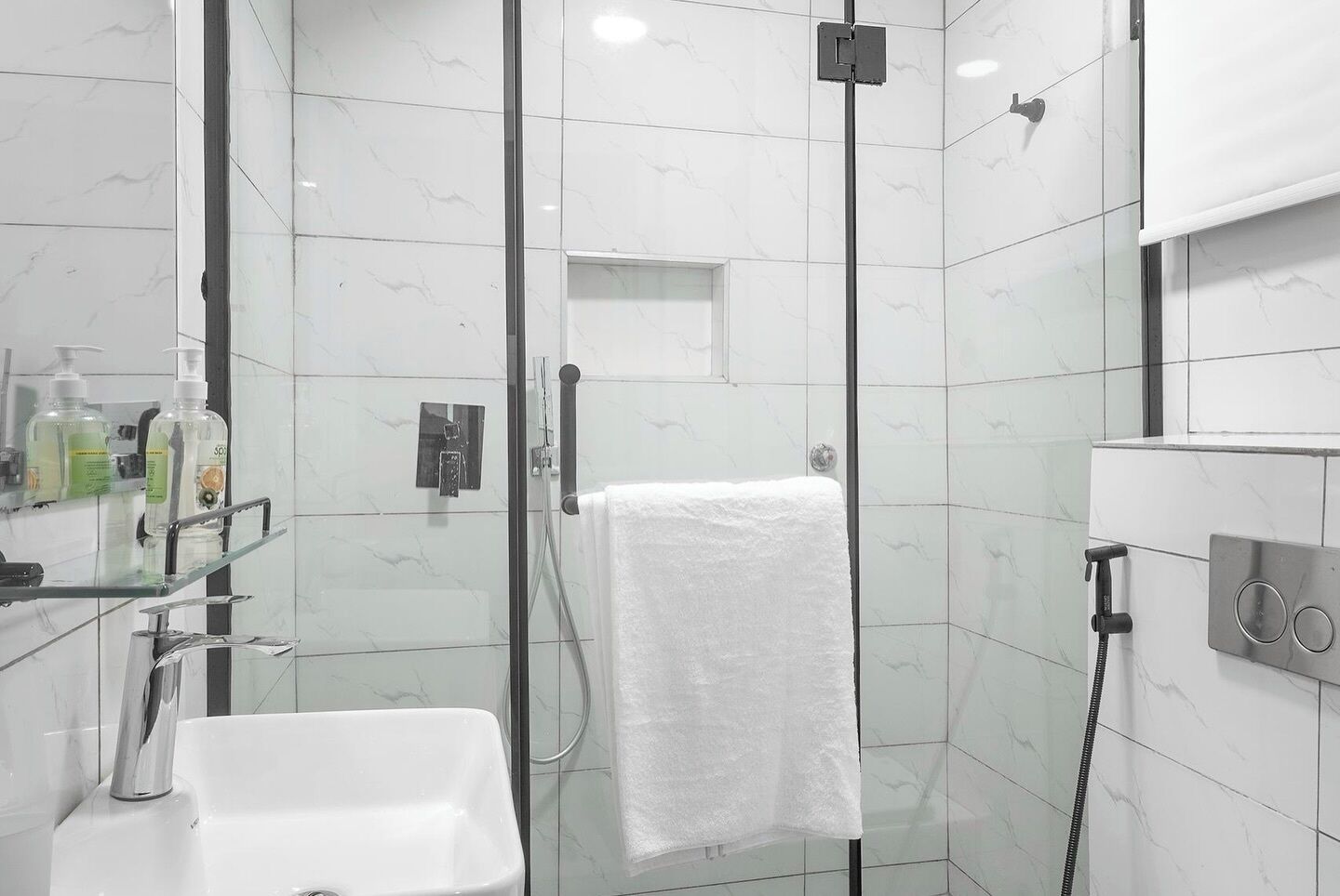 Lägenhet Comfort - balkong - utsikt mot staden | Badrum