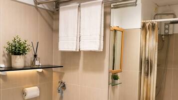 Apartment, 1 Bedroom, City View | Bathroom
