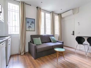 TV - UrbanFlat 203 + 202 - 249 Saint Denis SD1 (Paris)