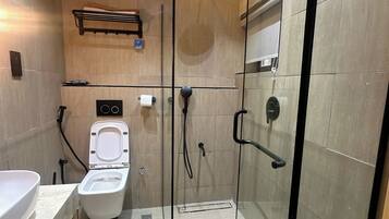 Economy Room, Balcony, City View | Bathroom