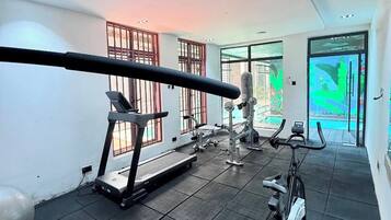Economy Room, Balcony, City View | Fitness facility