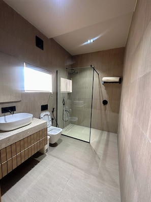 Economy Room, Balcony, City View | Bathroom | Free toiletries, hair dryer, towels, soap