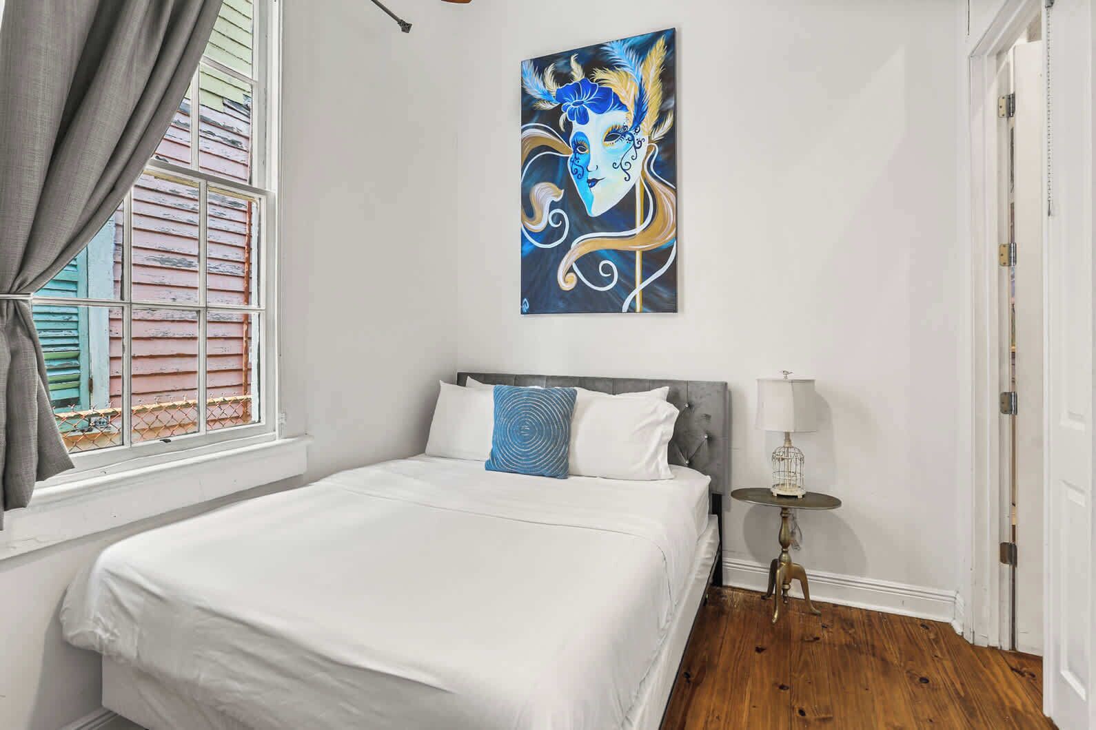 Iron/ironing board, WiFi, bed sheets