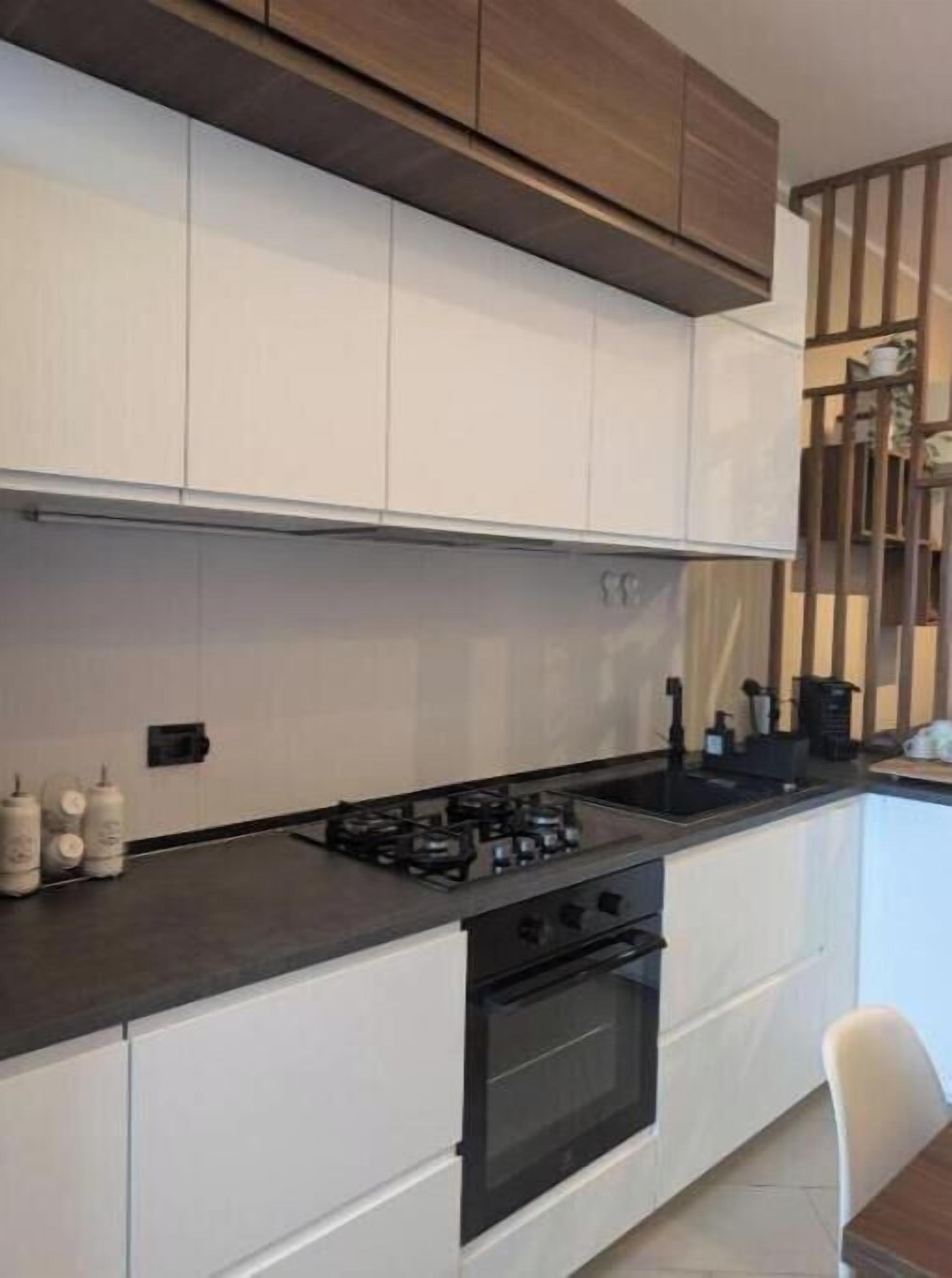 Kühlschrank, Ofen, Herdplatte, Geschirrspüler