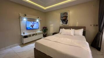 Family Room, Balcony, City View