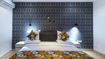 Family Room, Balcony, City View | Desk, laptop workspace, blackout drapes, soundproofing