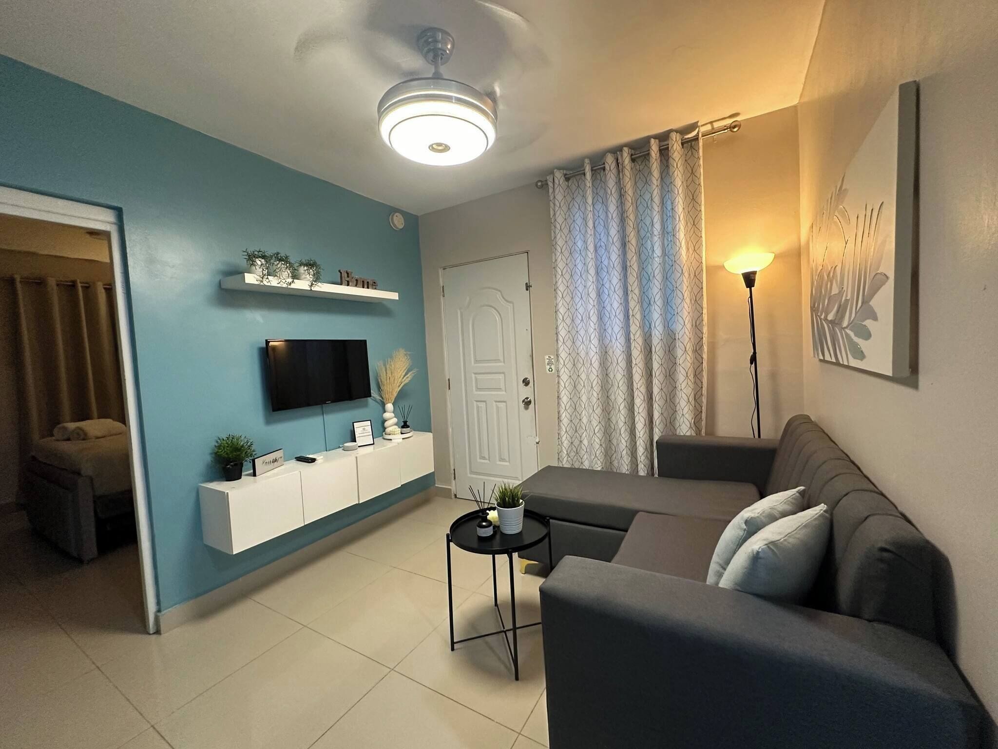 Apartment, 1 Bedroom, Accessible | Living room