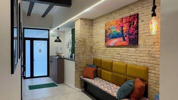 Comfort studio, keuken, uitzicht op stad | Lobby