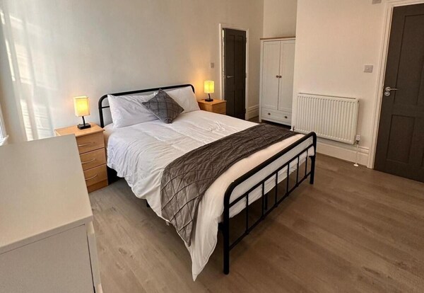 Near Beach - Parking - Wifi - Sleeps 2 - Lytham St Annes