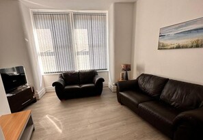 Living area - Near Beach - Parking - Wifi - Sleeps 2 (Lytham St. Anne's)