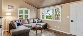 Perfect Lake Escape Near Bagnell Dam Strip