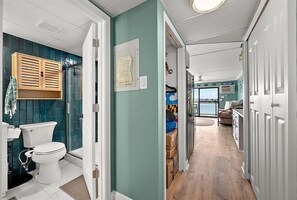 Shower, towels - Bayfront Condo with Great Views and Nice Amenities (Ocean City)