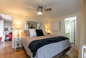 3 chambres, fer et planche à repasser, Wi-Fi, draps fournis