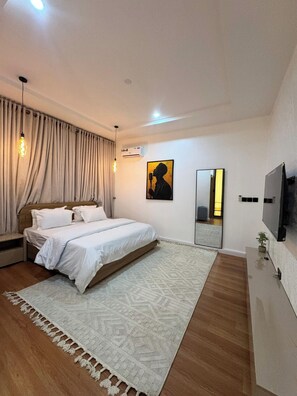 Apartamento clássico, sacada, vista para a cidade