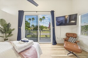 5 bedrooms, desk, iron/ironing board, travel cot - Entire Home | Sleeps 14 | Putt Putt Golf |Canal Views (Bradenton)