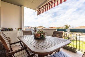 Outdoor dining - Water Lily Palace - San Giovanni Teatino (Sambuceto)