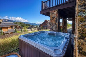 Outdoor spa tub - Newly Listed Ski-in/Ski-out Home with Private Hot Tub and Foosball Table (Big Sky)