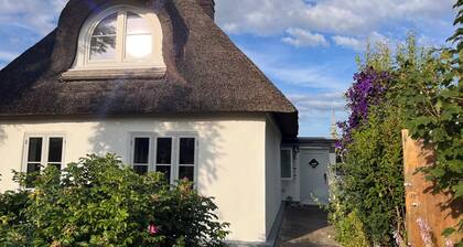 Haus Klitrose - familienfreundliche Reetdachkate nähe Nordsee