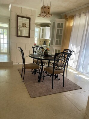 Dining - 2-bedroom townhome in tranquil Belair with cool Atlantic breeze (Belair)
