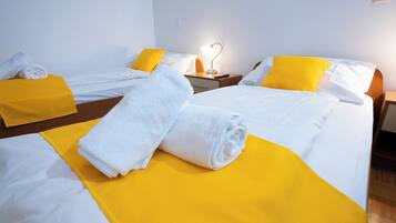 1 bedroom, iron/ironing board, travel cot, free WiFi