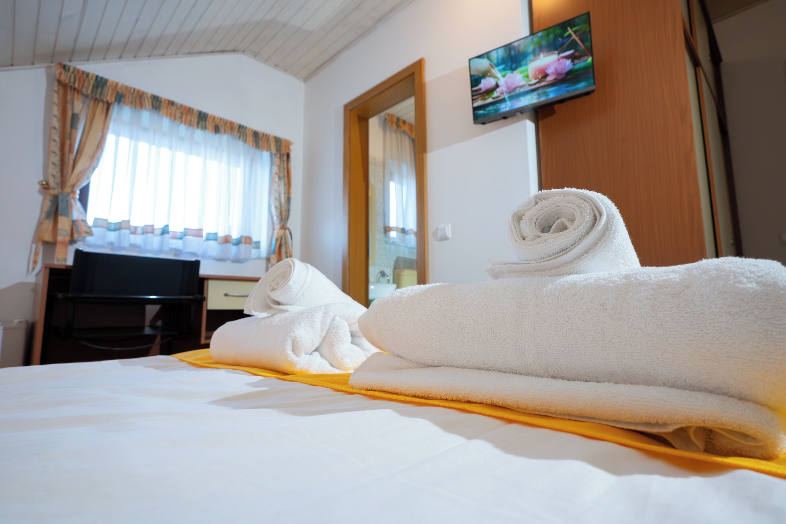 1 bedroom, iron/ironing board, travel crib, free WiFi
