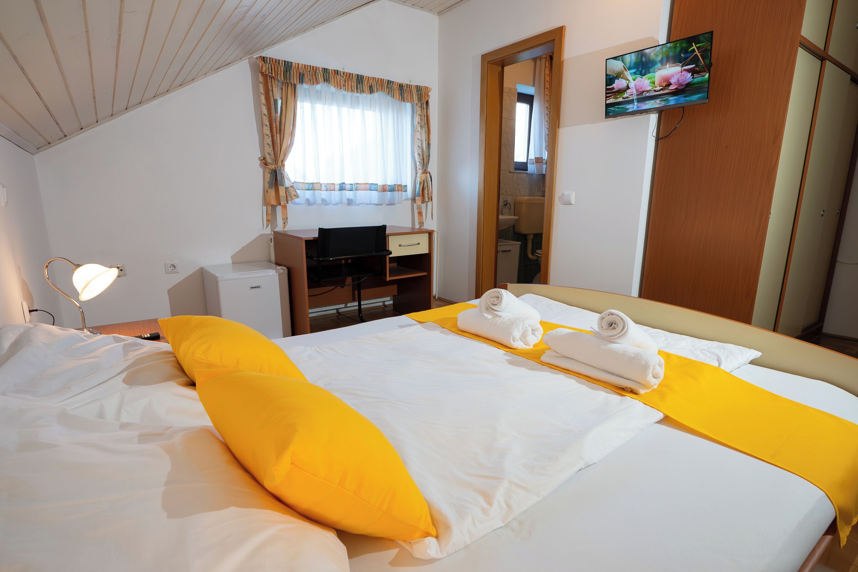 1 bedroom, iron/ironing board, travel cot, free WiFi