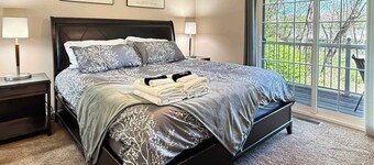Charming Home Minutes from Portage Lakes