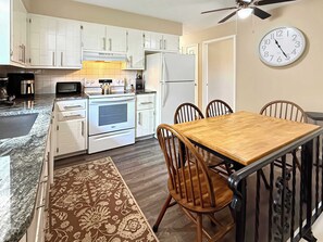 Fridge, microwave, oven, stovetop - Cozy Retreat Near Portage Lakes (Akron)