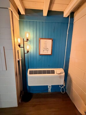 Shower, hair dryer, towels, soap - One bedroom  in United States of America, Sandusky (Sandusky)