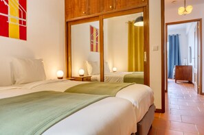 2 bedrooms, iron/ironing board, free WiFi, bed sheets - Verde Água Garajau, a Home in Madeira (Santa Cruz)