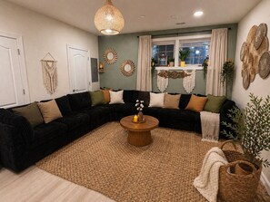 Living area - zy Boho Suite in Takoma, Private Entry, Parking (Washington)