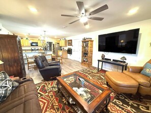 Living area - Relax at Ranger Retreat on the Historic Fort Clark Springs (Brackettville)