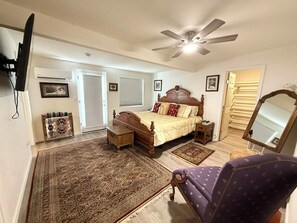 Room - Relax at Ranger Retreat on the Historic Fort Clark Springs (Brackettville)